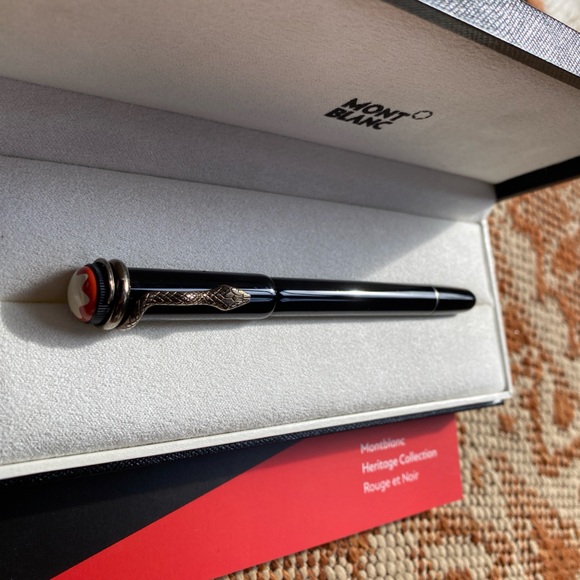 Montblanc Heritage Collection Rouge et Noir Special Edition fountain pen - Picture 2 of 9